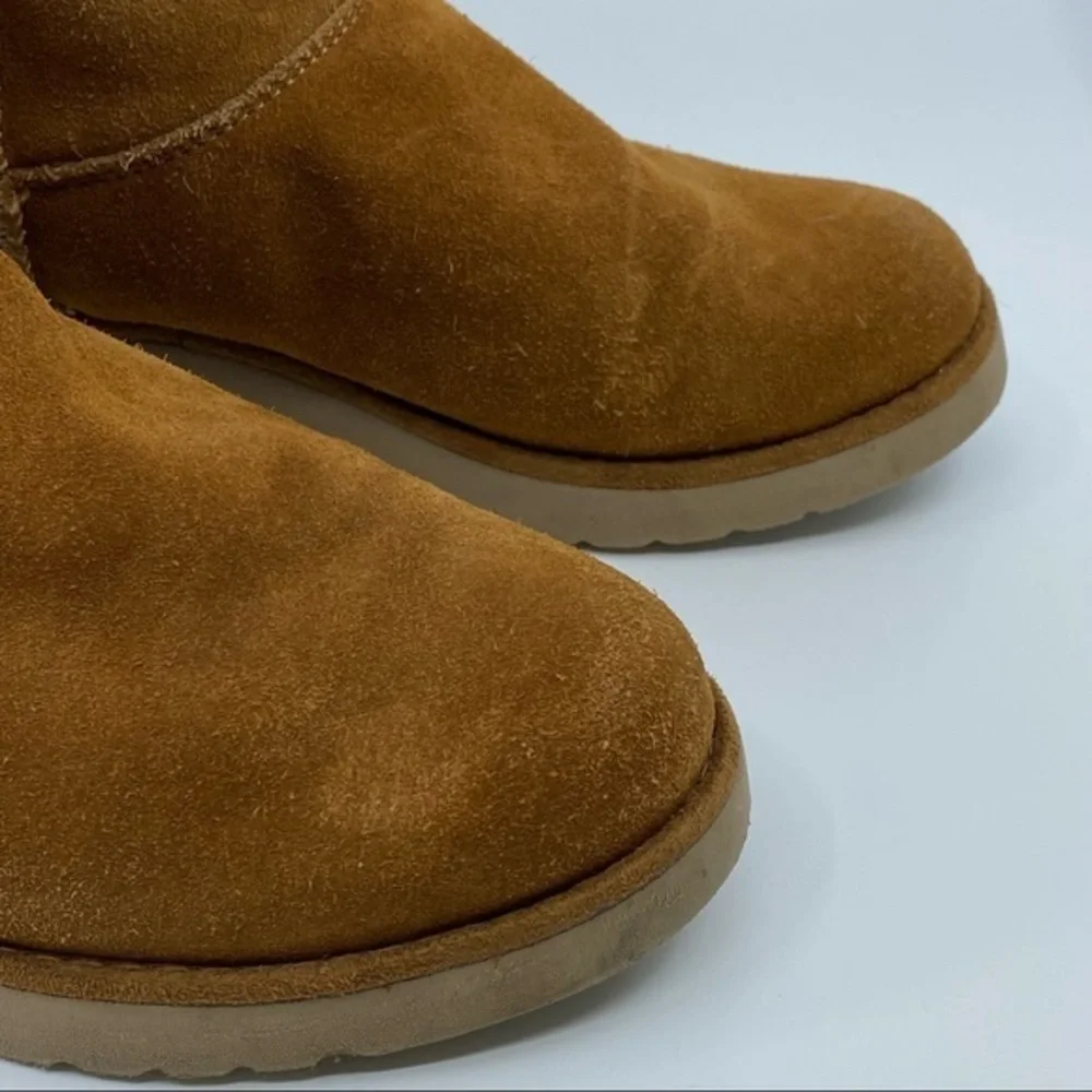UGG 10” height